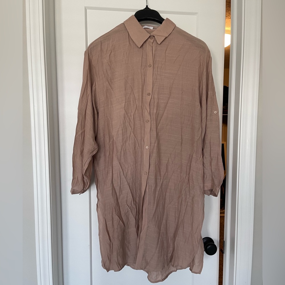 BluIvy taupe button down side slit oversized blouse, size small/medium